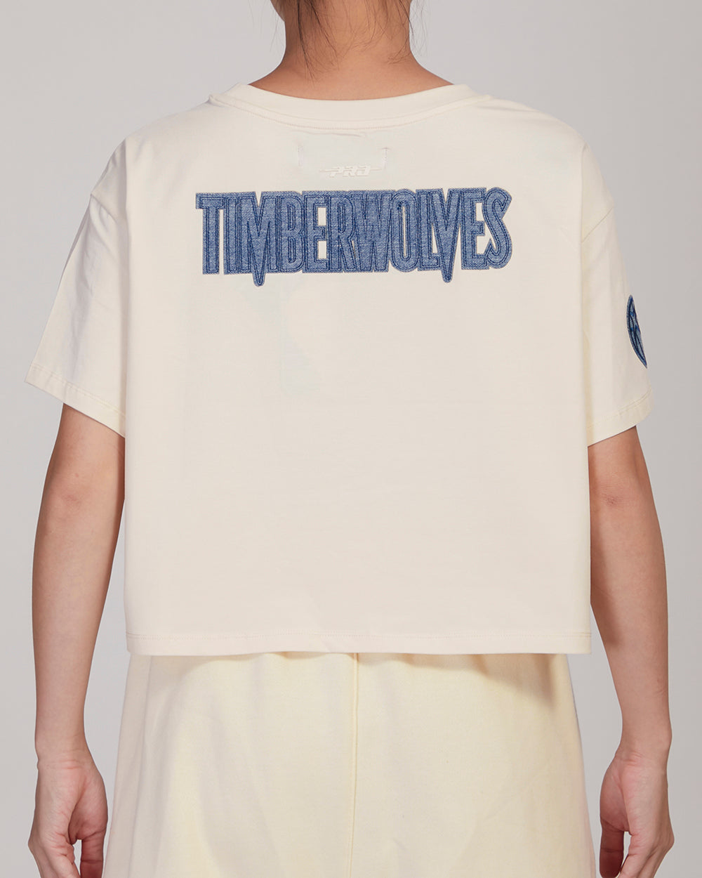 NBA MINNESOTA TIMBERWOLVES VARSITY BLUES WOMEN'S BOXY TEE (LINEN)