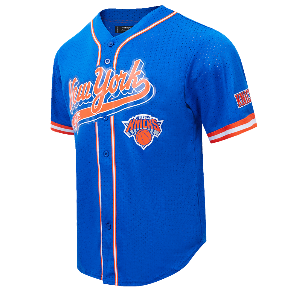 NBA NEW YORK KNICKS SCRIPT TAIL CHEMISE BOUTONNÉE EN FILET POUR HOMME (BLEU ROYAL/ORANGE)