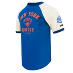 NBA NEW YORK KNICKS FIRST TEAM MEN'S RAGLAN TEE (EGGSHELL/ROYAL BLUE)