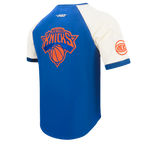 NBA NEW YORK KNICKS FIRST TEAM MEN'S RAGLAN TEE (EGGSHELL/ROYAL BLUE)