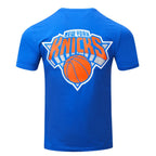 NBA NEW YORK KNICKS T-SHIRT PRO TEAM À BANDES ET À LOGO POUR HOMME (BLEU ROYAL/ORANGE)