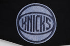 NBA NEW YORK KNICKS VARSITY BLUES MEN'S PULLOVER HOODIE (BLACK)