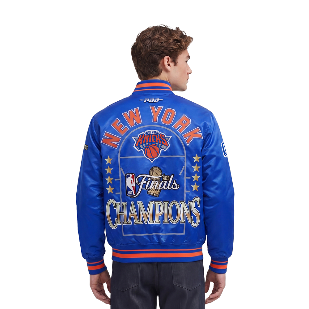 NBA NEW YORK KNICKS BLOUSON DU CHAMPIONNAT 2026 EN SATIN POUR HOMME (BLEU ROYAL/ORANGE/BLEU ROYAL)