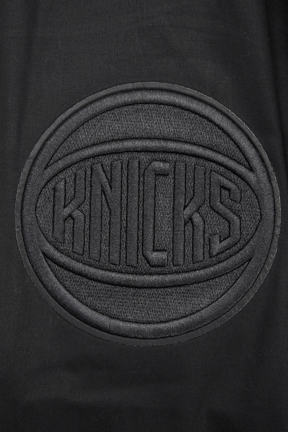 NBA NEW YORK KNICKS NEUTRAL MEN'S  TWILL JACKET (BLACK)