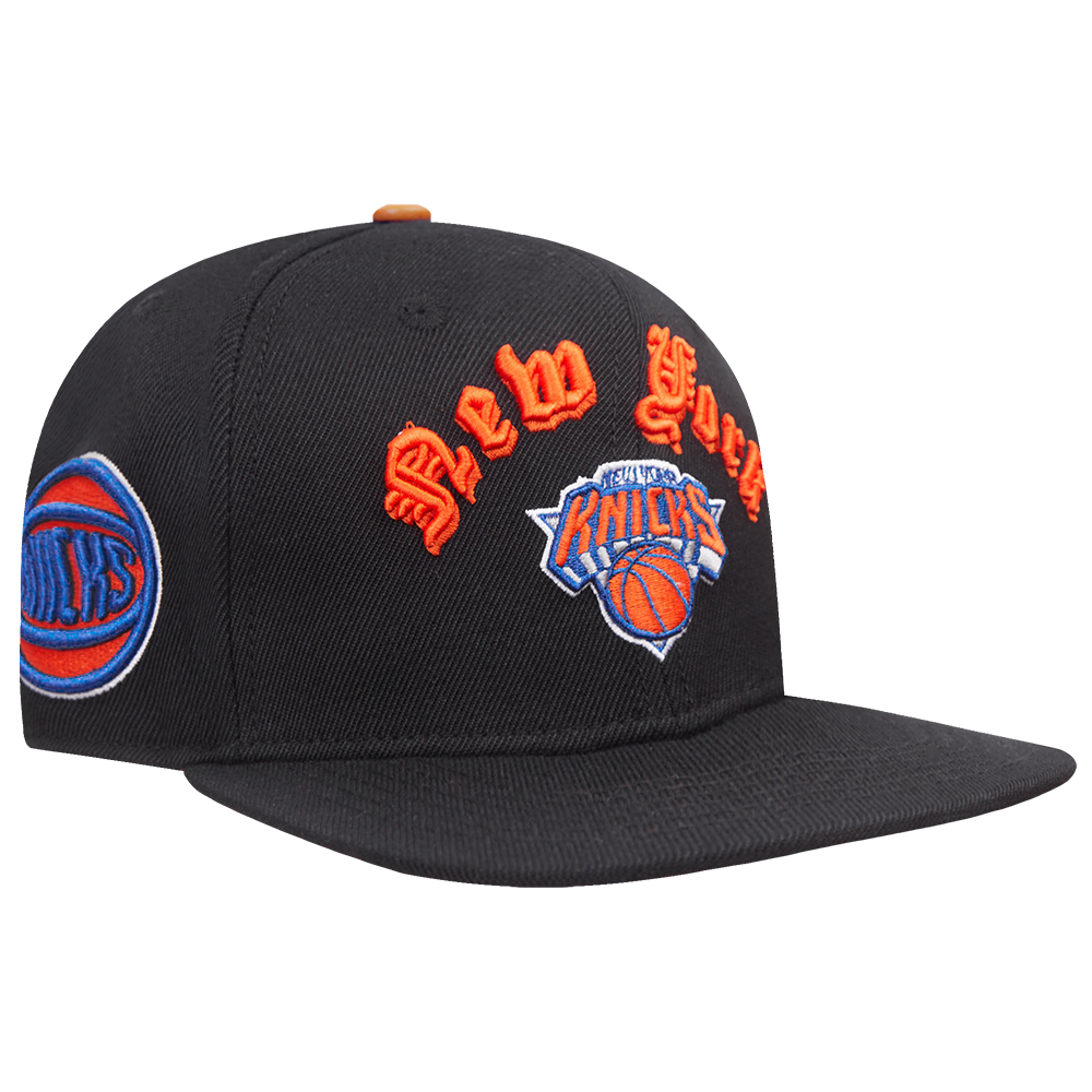 NBA NEW YORK KNICKS OLD ENGLISH UNISEX 6 PANEL SNAPBACK HAT (BLACK)