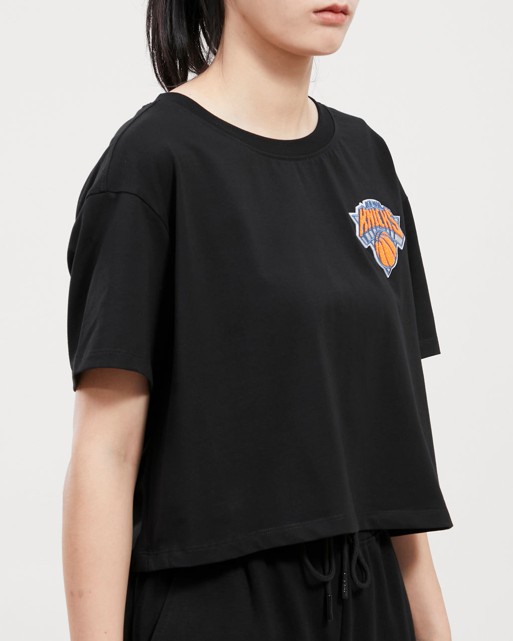 BNKA55266-BLK-MODEL-3