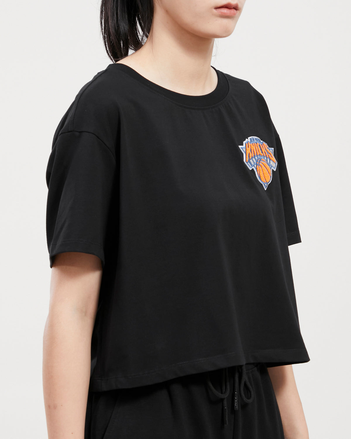 BNKA55266-BLK-MODEL-3