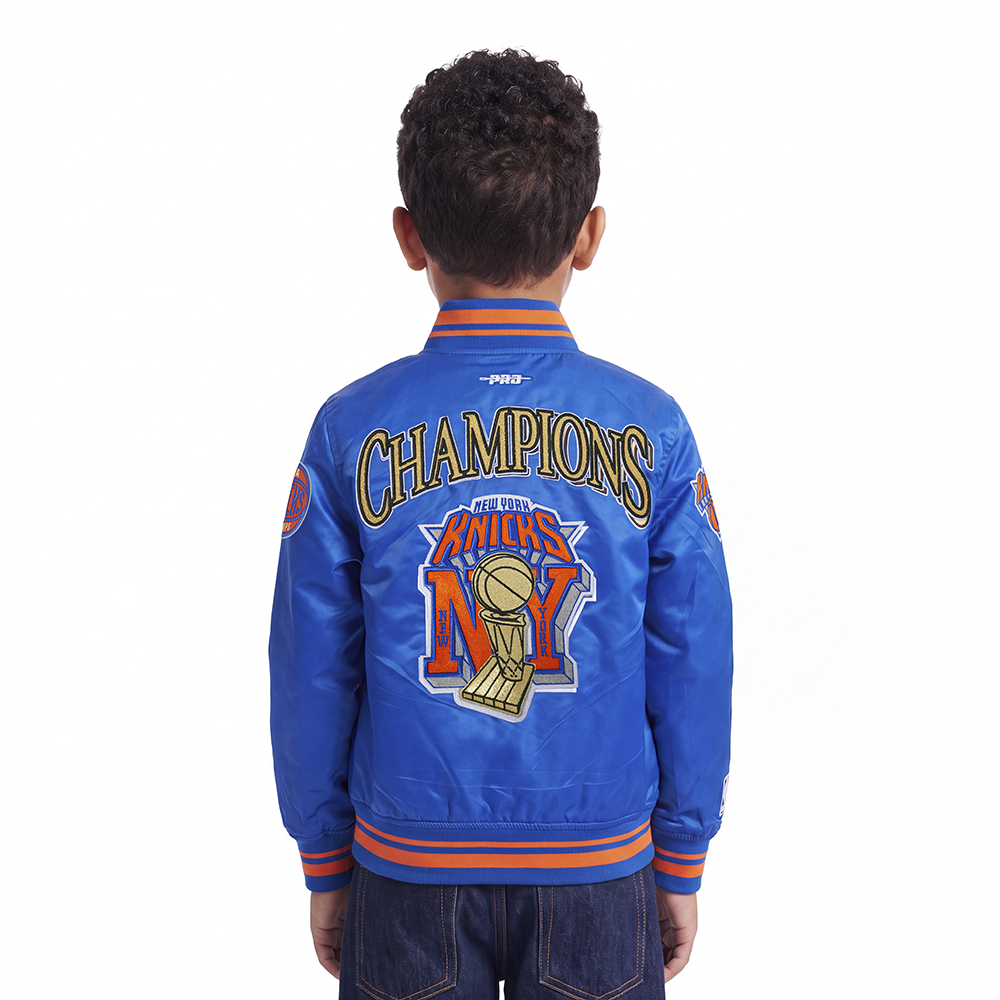 NBA NEW YORK KNICKS NBA FINALS 2026 MANTEAU POUR GARÇON (BLEU ROYAL/ORANGE/BLEU ROYAL)