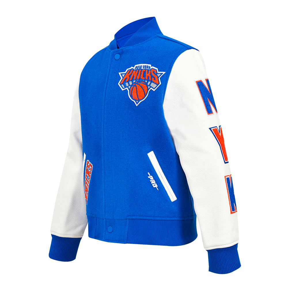 NBA NEW YORK KNICKS CLASSIC BLOUSON COLLÉGIAL EN LAINE POUR GARÇON JUNIOR (BLEU ROYAL/BLANC)
