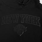 NBA NEW YORK KNICKS TRIPLE BLACK CHANDAIL À CAPUCHON EN MOLLETON POUR FEMME (TRIPLE NOIR FEMME)