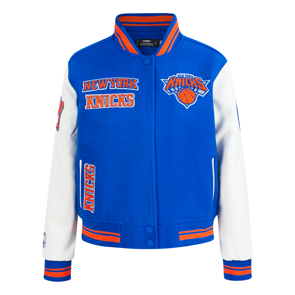 NBA NEW YORK KNICKS RETRO CLASSIC BLOUSON COLLÉGIAL EN LAINE À BORDS CÔTELÉS POUR FEMME (BLEU ROYAL/ORANGE/BLEU ROYAL)