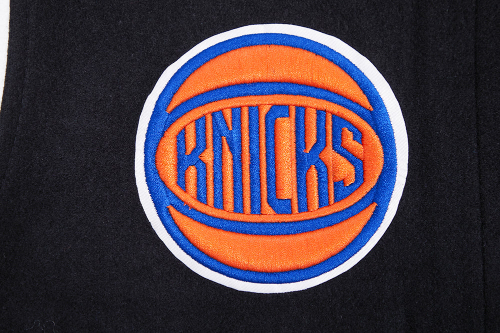 NBA NEW YORK KNICKS CLASSIC BLOUSON COLLÉGIAL EN LAINE POUR FEMME (NOIR/BLANC)