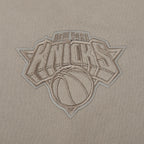 NBA NEW YORK KNICKS NEUTRAL CHANDAIL À COL ROND EN MOLLETON POUR GARÇON ENFANT (TAUPE)