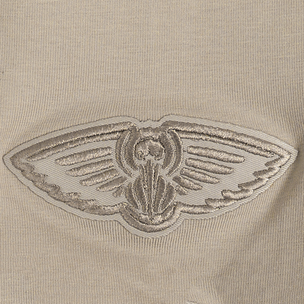 NBA NEW ORLEANS PELICANS NEUTRAL SINGLE JERSEY BOXY TEE (TAUPE)