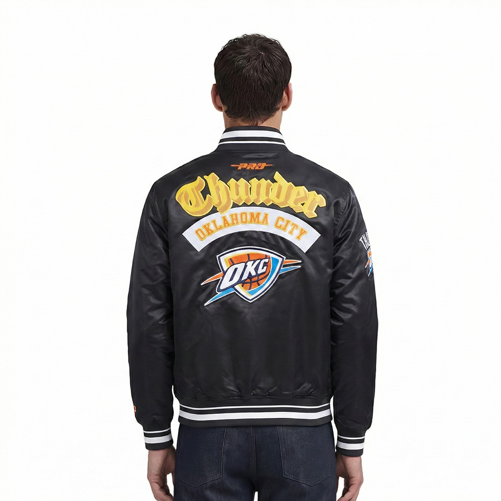 NBA OKLAHOMA CITY THUNDER BEST OF BLOUSON EN SATIN À BORDS CÔTELÉS POUR HOMME (NOIR)