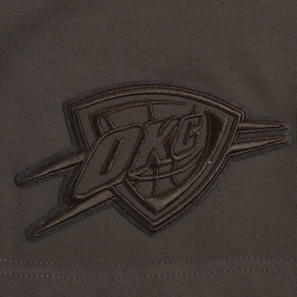 NBA OKLAHOMA CITY THUNDER NEUTRAL SHORT EN MOLLETON POUR GARÇON JUNIOR (TAUPE FONCÉ)