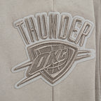NBA OKLAHOMA CITY THUNDER NEUTRAL SHORT EN MOLLETON POUR GARÇON JUNIOR (TAUPE)