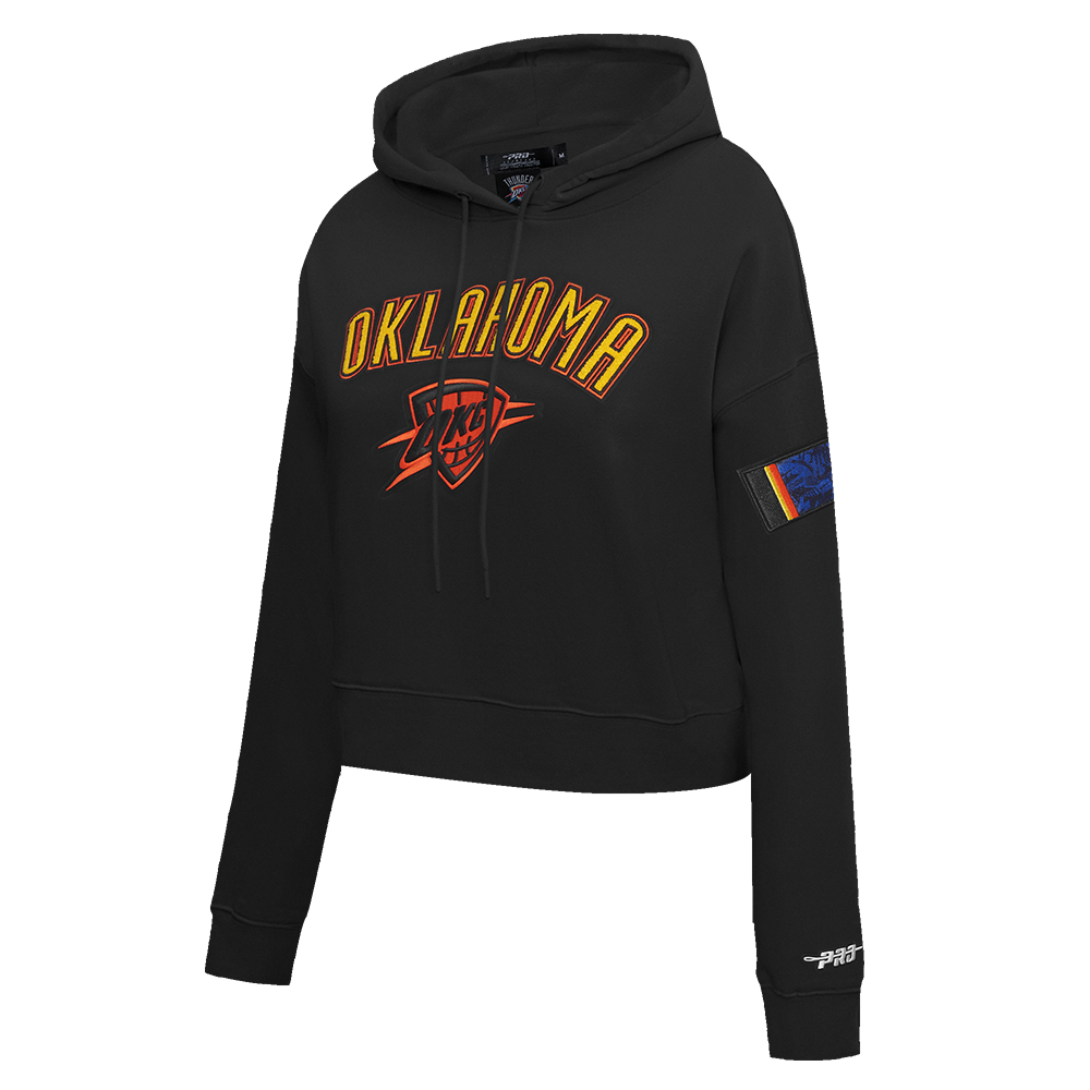 NBA OKLAHOMA CITY THUNDER CITY EDITION 24-25 WOMEN'S FLEECE CROPPED PULLOVER HOODIE (BLACK)