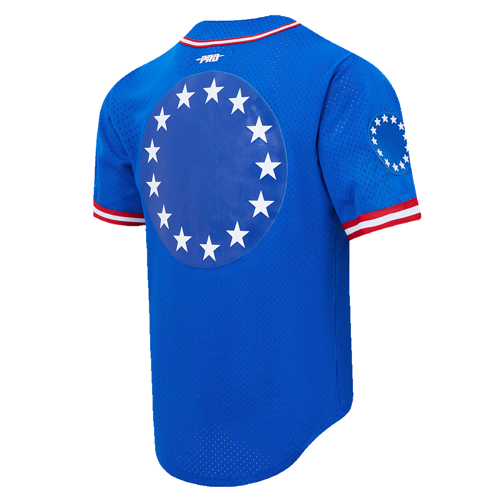 NBA PHILADELPHIA 76ERS SCRIPT TAIL CHEMISE BOUTONNÉE EN FILET POUR HOMME (BLEU ROYAL/ROUGE)