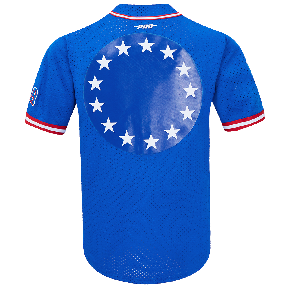 NBA PHILADELPHIA 76ERS SCRIPT TAIL CHEMISE BOUTONNÉE EN FILET POUR HOMME (BLEU ROYAL/ROUGE)