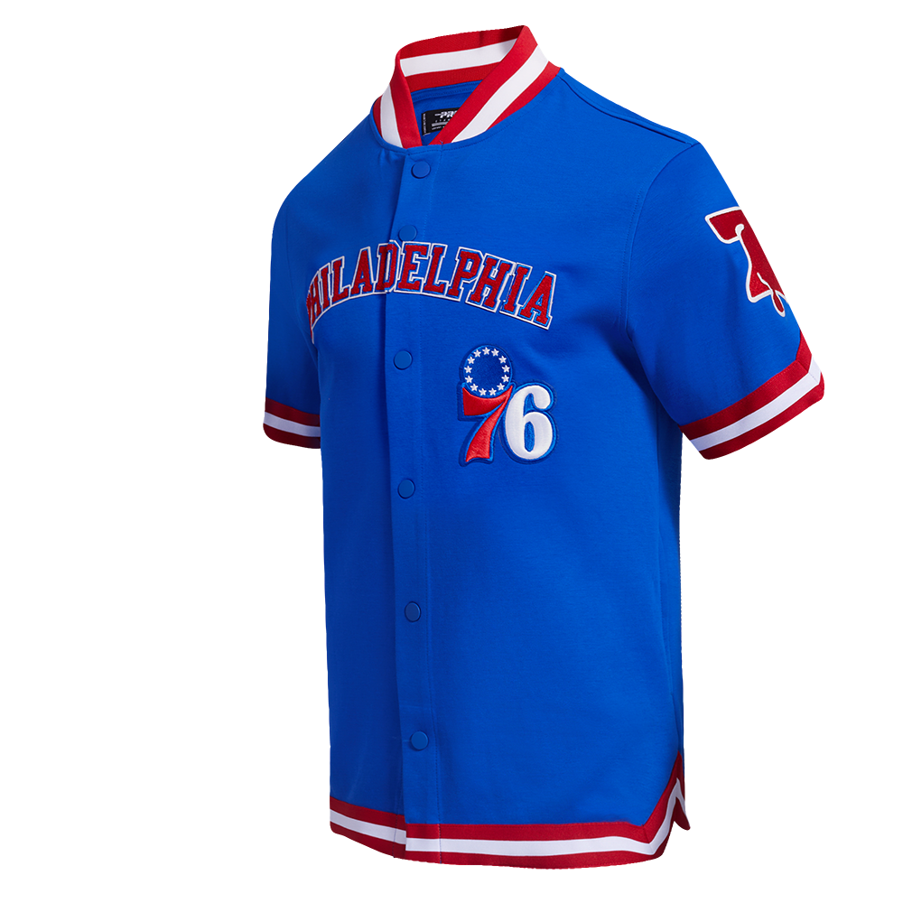 NBA PHILADELPHIA 76ERS CLASSIC BLOUSON PRO EN MAILLE DOUBLE À MANCHES COURTES POUR HOMME (BLEU ROYAL/ROUGE)
