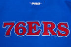 NBA PHILADELPHIA 76ERS CLASSIC BLOUSON PRO EN MAILLE DOUBLE À MANCHES COURTES POUR HOMME (BLEU ROYAL/ROUGE)