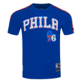 NBA PHILADELPHIA 76ERS CLASSIC T-SHIRT EN JERSEY SIMPLE À RAYURES POUR HOMME (BLEU ROYAL/ROUGE)