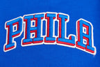 NBA PHILADELPHIA 76ERS SCRIPT TAIL CHANDAIL À CAPUCHON EN MOLLETON CÔTELÉ POUR HOMME (BLEU ROYAL/ROUGE)