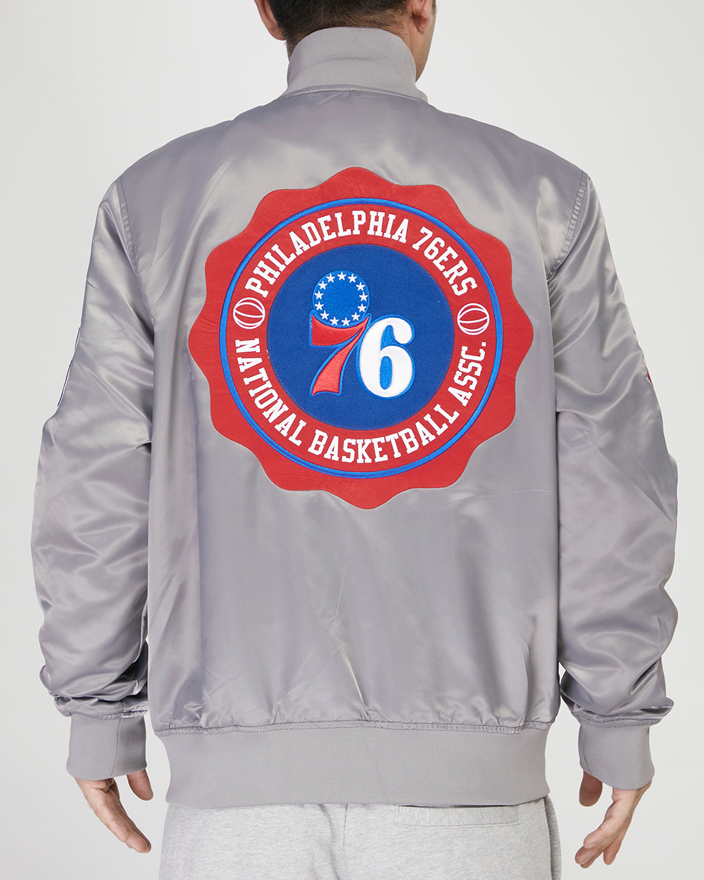 NBA PHILADELPHIA 76ERS CREST EMBLEM MEN'S SATIN JACKET (GRAY)
