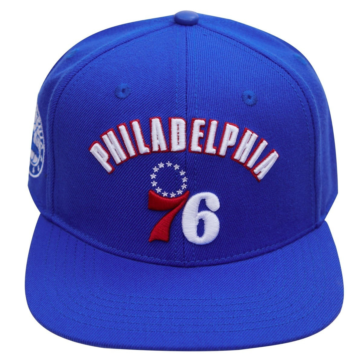 NBA PHILADELPHIA 76ERS CASQUETTE SNAPBACK EN LAINE À LOGO EMPILÉ POUR UNISEXE (BLEU ROYAL)