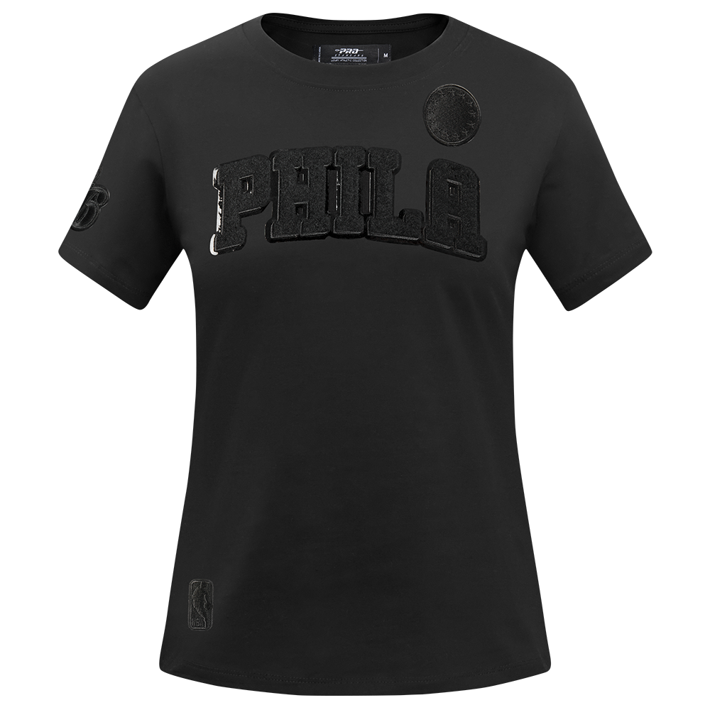 NBA PHILADELPHIA 76ERS TRIPLE BLACK T-SHIRT EN JERSEY SIMPLE À COUPE AJUSTÉE POUR FEMME (TRIPLE NOIR FEMME)