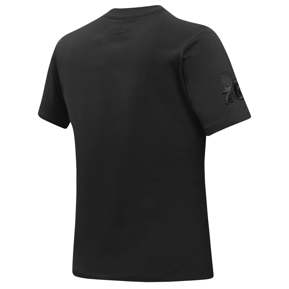 NBA PHILADELPHIA 76ERS TRIPLE BLACK T-SHIRT EN JERSEY SIMPLE À COUPE AJUSTÉE POUR FEMME (TRIPLE NOIR FEMME)