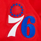 NBA PHILADELPHIA 76ERS CLASSIC T-SHIRT CÔTELÉ RAYÉ À MANCHES COURTES POUR GARÇON JUNIOR (ROUGE)