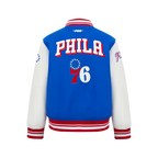 NBA PHILADELPHIA 76ERS RETRO CLASSIC BLOUSON COLLÉGIAL EN LAINE À BORDS CÔTELÉS POUR GARÇON JUNIOR (BLEU ROYAL/ROUGE)