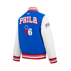 NBA PHILADELPHIA 76ERS RETRO CLASSIC BLOUSON COLLÉGIAL EN LAINE À BORDS CÔTELÉS POUR GARÇON JUNIOR (BLEU ROYAL/ROUGE)