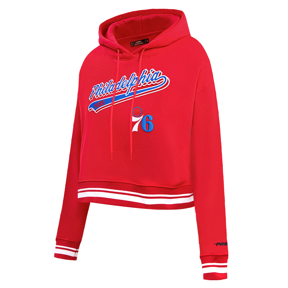 NBA PHILADELPHIA 76ers SCRIPT TAIL WOMEN'S RIB FLEECE CROPPED PULLOVER HOODIE (RED)