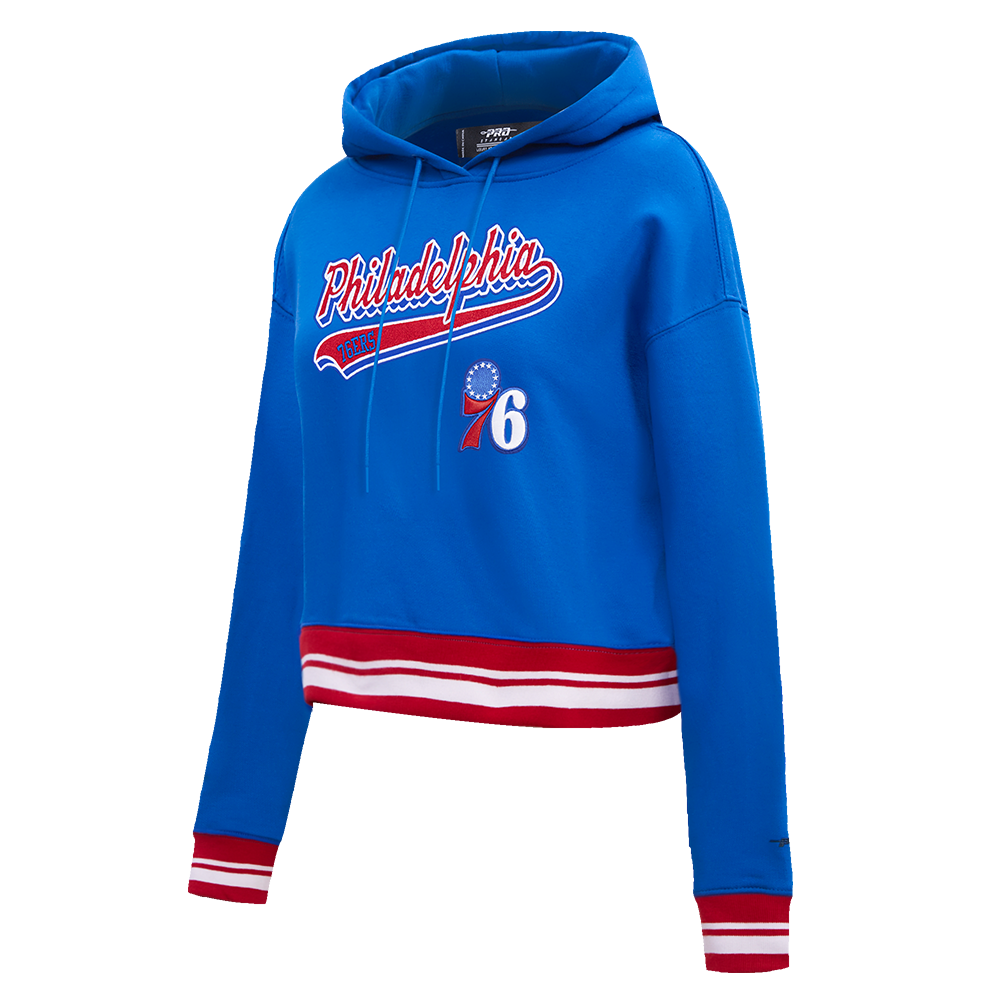 NBA PHILADELPHIA 76ers SCRIPT TAIL WOMEN'S RIB FLEECE CROPPED PULLOVER HOODIE (ROYAL BLUE/RED)
