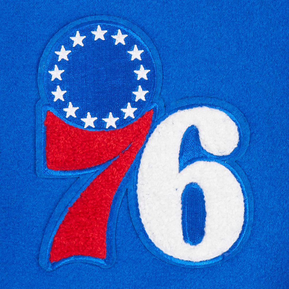 NBA PHILADELPHIA 76ERS CLASSIC BLOUSON COLLÉGIAL EN LAINE POUR FEMME (BLEU ROYAL/BLANC)