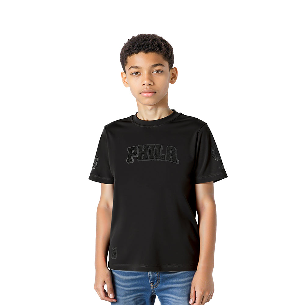 NBA PHILADELPHIA 76ERS TRIPLE BLACK T-SHIRT À MANCHES COURTES POUR GARÇON ENFANT (NOIR)
