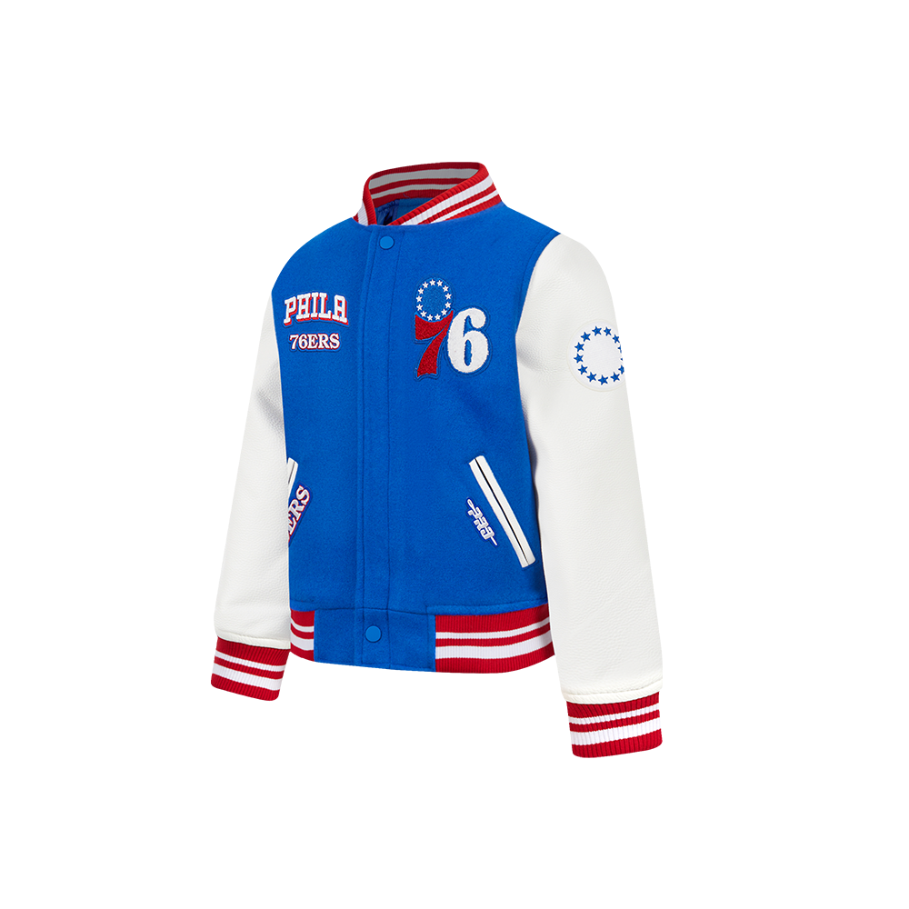 NBA PHILADELPHIA 76ERS RETRO CLASSIC BLOUSON COLLÉGIAL EN LAINE À BORDS CÔTELÉS POUR GARÇON BAMBIN (BLEU ROYAL/ROUGE)