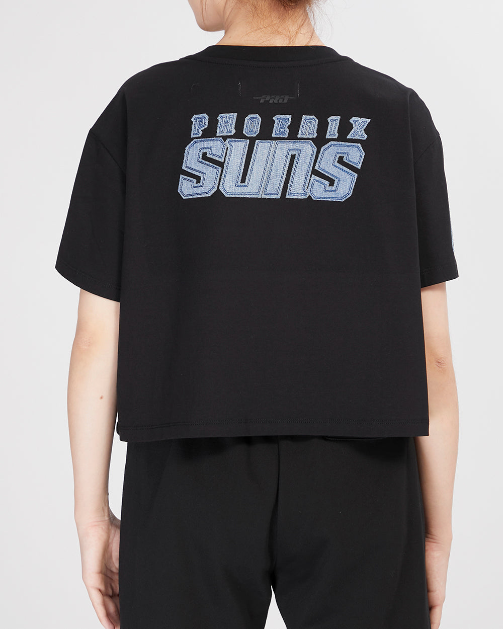 NBA PHOENIX SUNS VARSITY BLUES WOMEN'S BOXY TEE (BLACK)