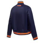 NFL CHICAGO BEARS SCRIPT TAIL BLOUSON EN SATIN POUR FEMME (MARINE MINUIT/ORANGE/MARINE MINUIT)