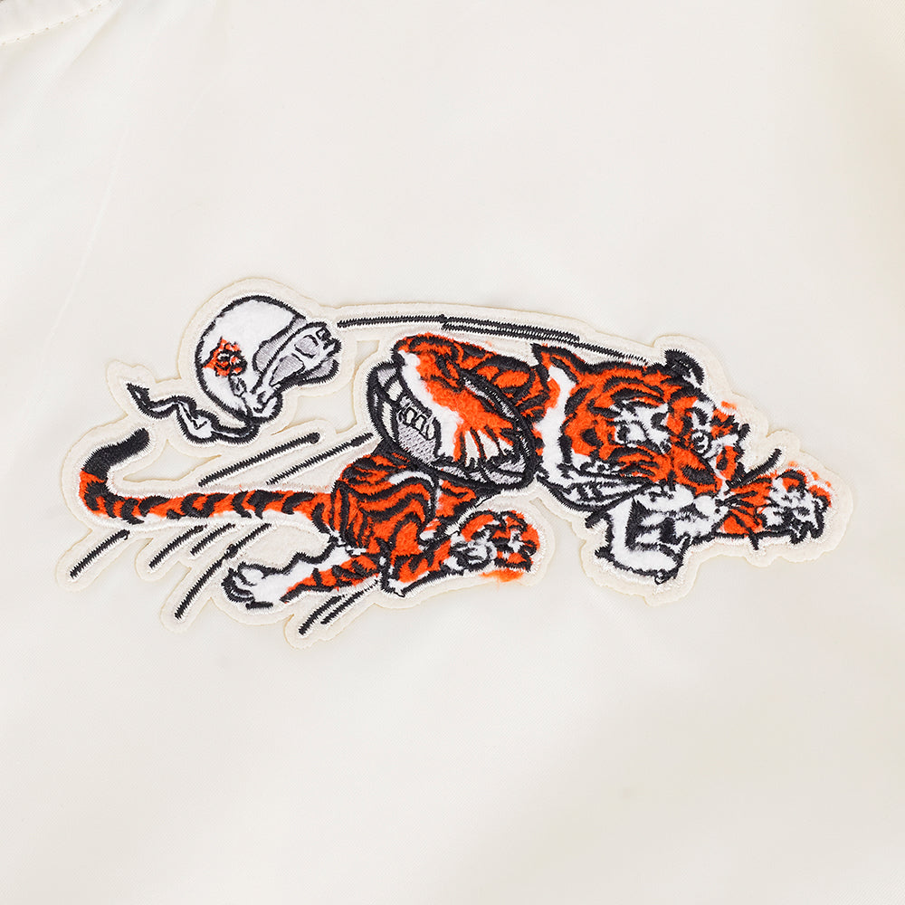 NFL CINCINNATI BENGALS RETRO CLASSIC BLOUSON EN SATIN À BORDS CÔTELÉS POUR HOMME (COQUILLE D'ŒUF/NOIR)