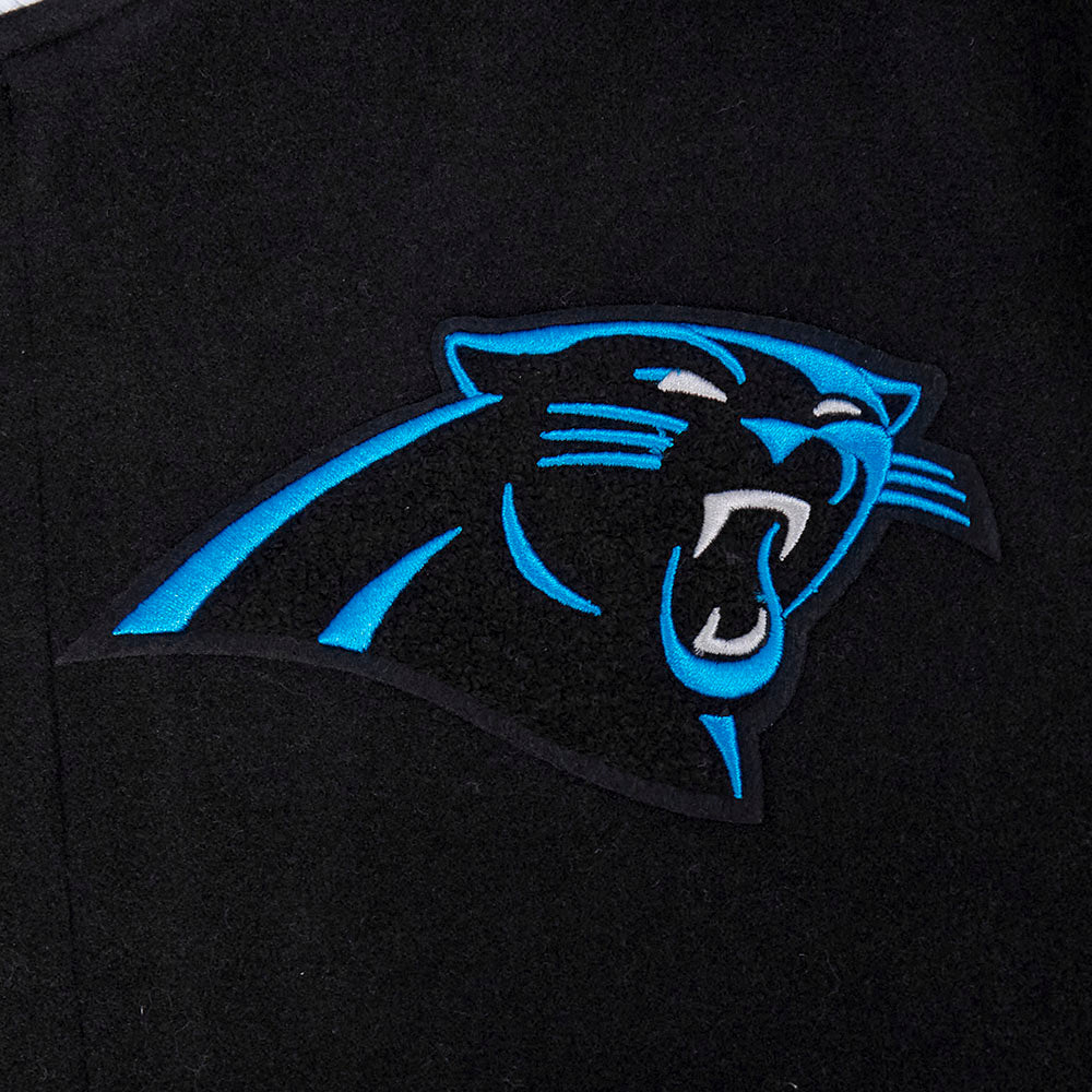 NFL CAROLINA PANTHERS OLD ENGLISH BLOUSON COLLÉGIAL EN LAINE À BORDS CÔTELÉS POUR HOMME (NOIR/BLANC)