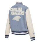 NFL CAROLINA PANTHERS VARSITY BLUES BLOUSON COLLÉGIAL EN DENIM POUR FEMME (DENIM/LIN)