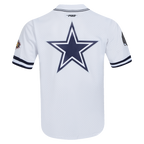 NFL DALLAS COWBOYS CLASSIC MESH CHEMISE BOUTONNÉE À LOGO POUR HOMME (BLANC/MARINE MINUIT)