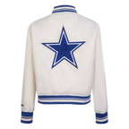 NFL DALLAS COWBOYS RETRO CLASSIC BLOUSON EN SATIN À BORDS CÔTELÉS POUR FEMME (COQUILLE D'ŒUF/BLEU DODGER)