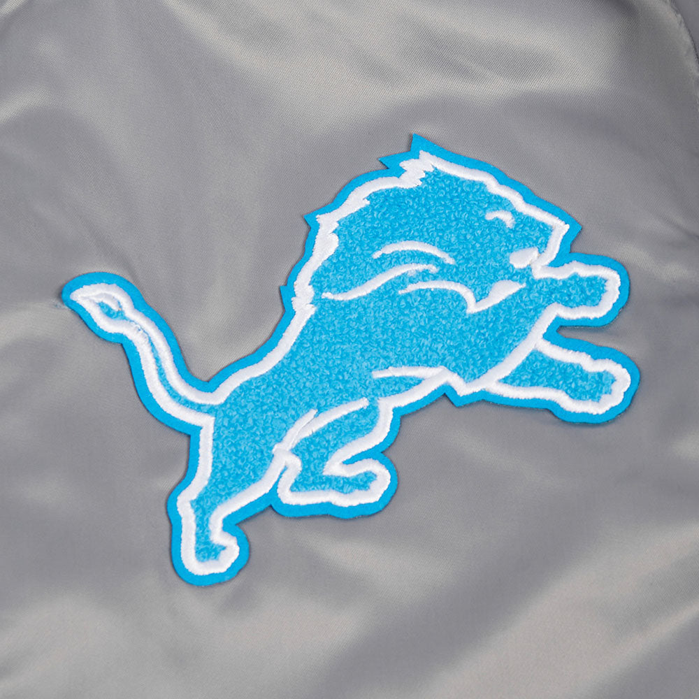 NFL DETROIT LIONS OLD ENGLISH MEN'S RIB SATIN JACKET (GRAY)