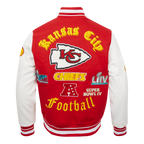 NFL KANSAS CITY CHIEFS OLD ENGLISH BLOUSON COLLÉGIAL EN LAINE À BORDS CÔTELÉS POUR HOMME (ROUGE/BLANC)