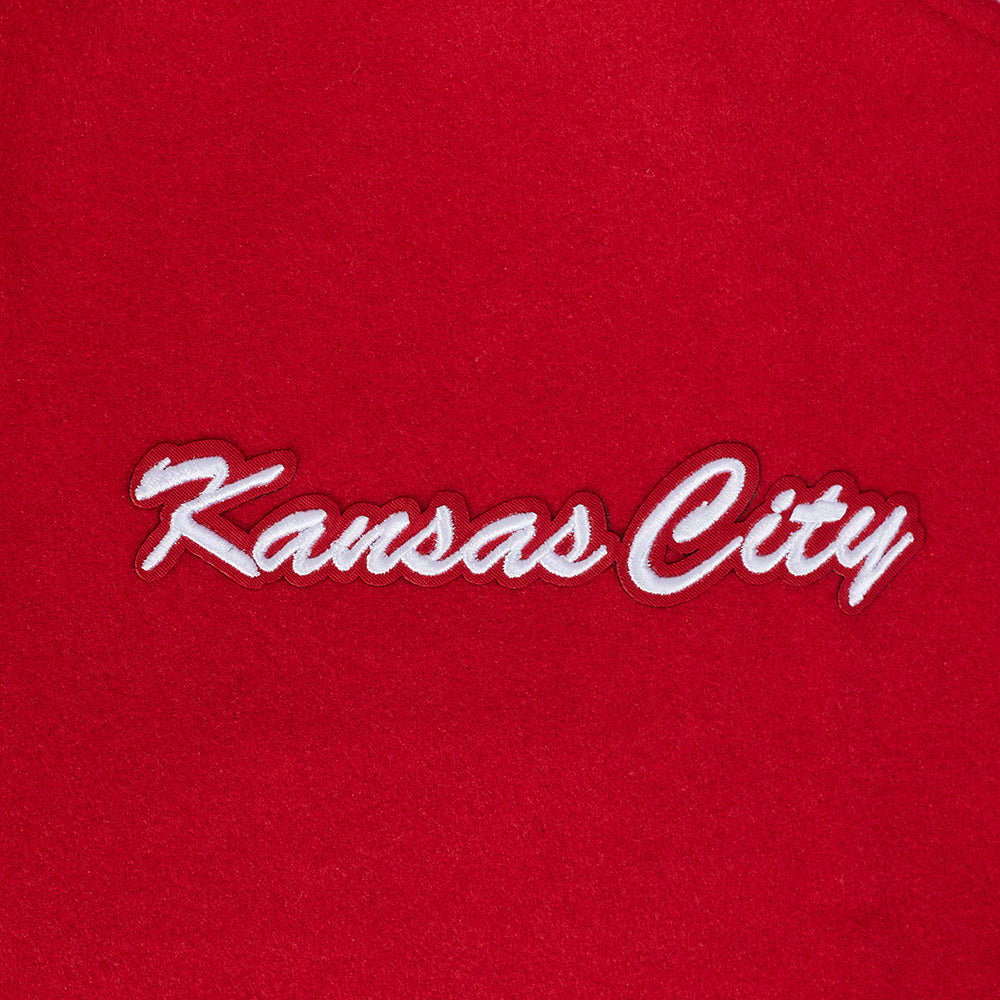 NFL KANSAS CITY CHIEFS TEAM BADGE BLOUSON COLLÉGIAL EN LAINE À BORDS CÔTELÉS POUR HOMME (ROUGE/BLANC)
